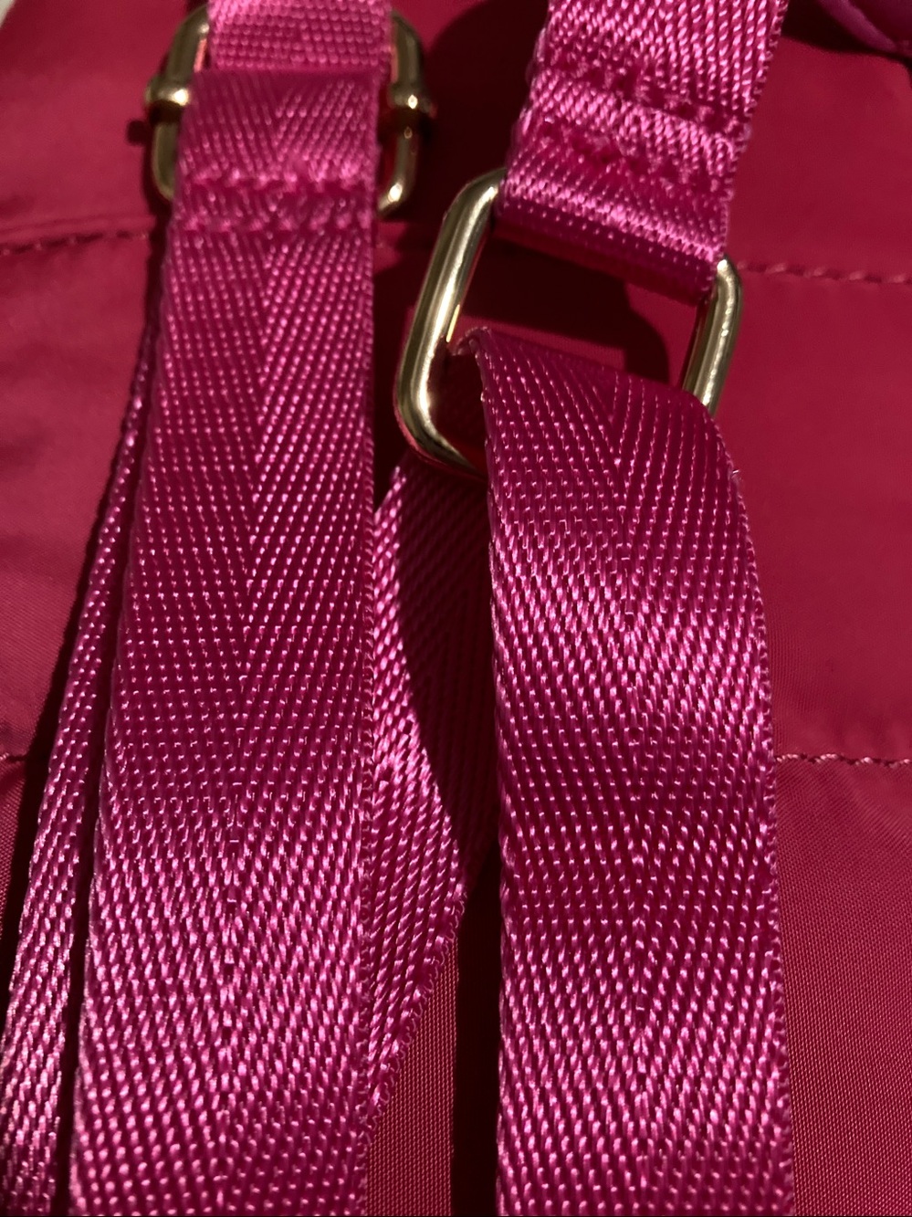 Sondra Roberts Hot Pink Two-Tone Crossbody Phone Pouch - Picture 5 of 6